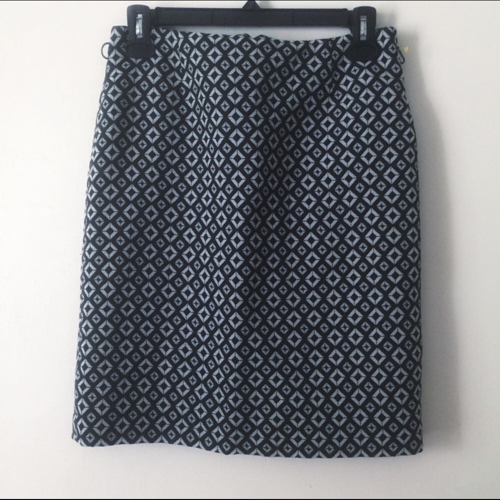 Worthington Navy & White Pencil Skirt w/ Pattern